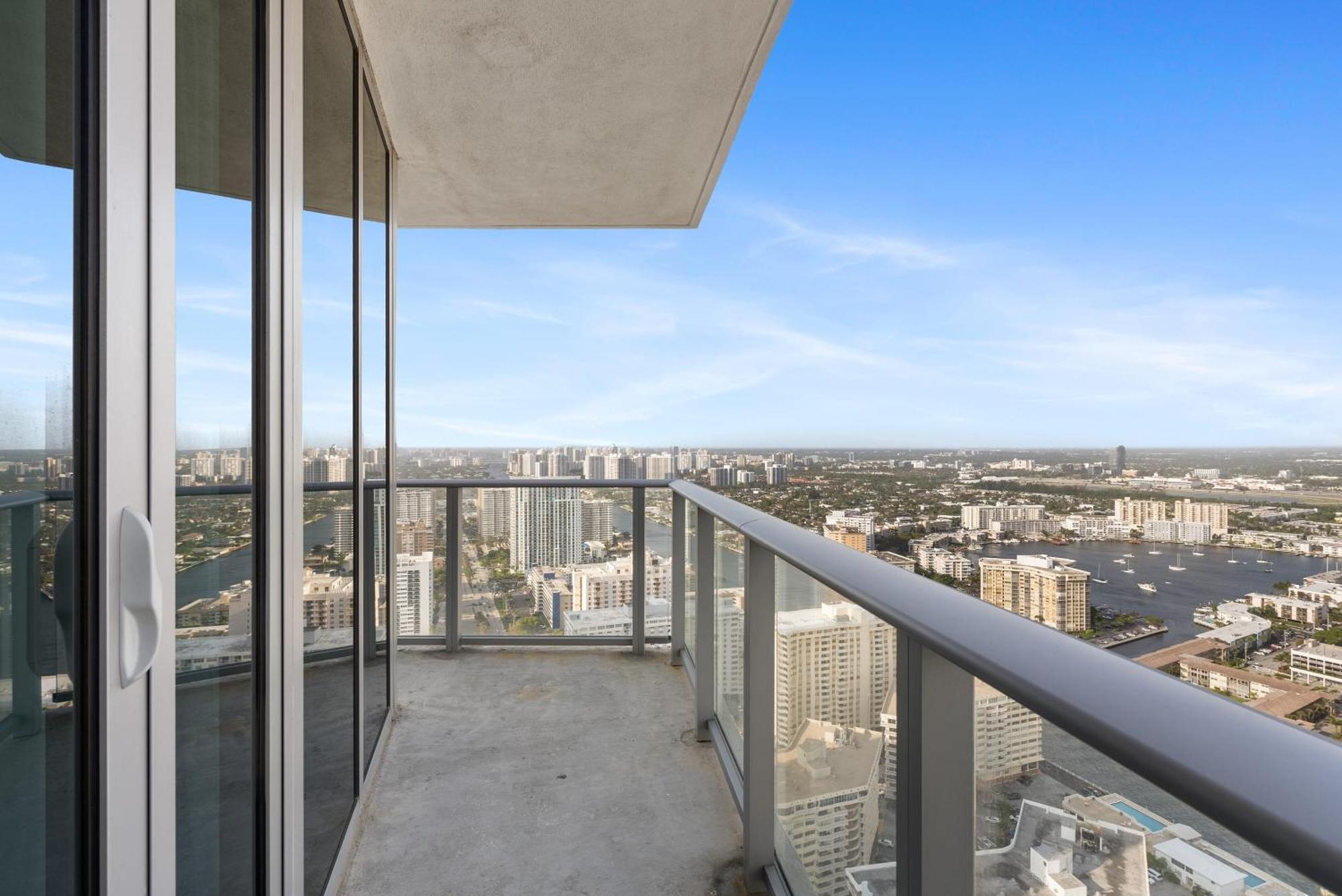 High Floor Corner 2 Bdr At Lyfe Resort Hollywood Esterno foto