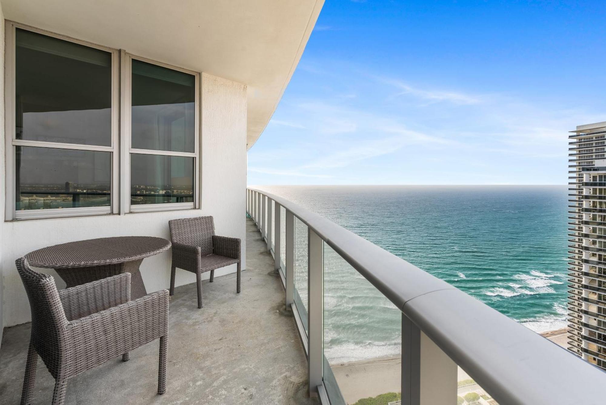 High Floor Corner 2 Bdr At Lyfe Resort Hollywood Esterno foto