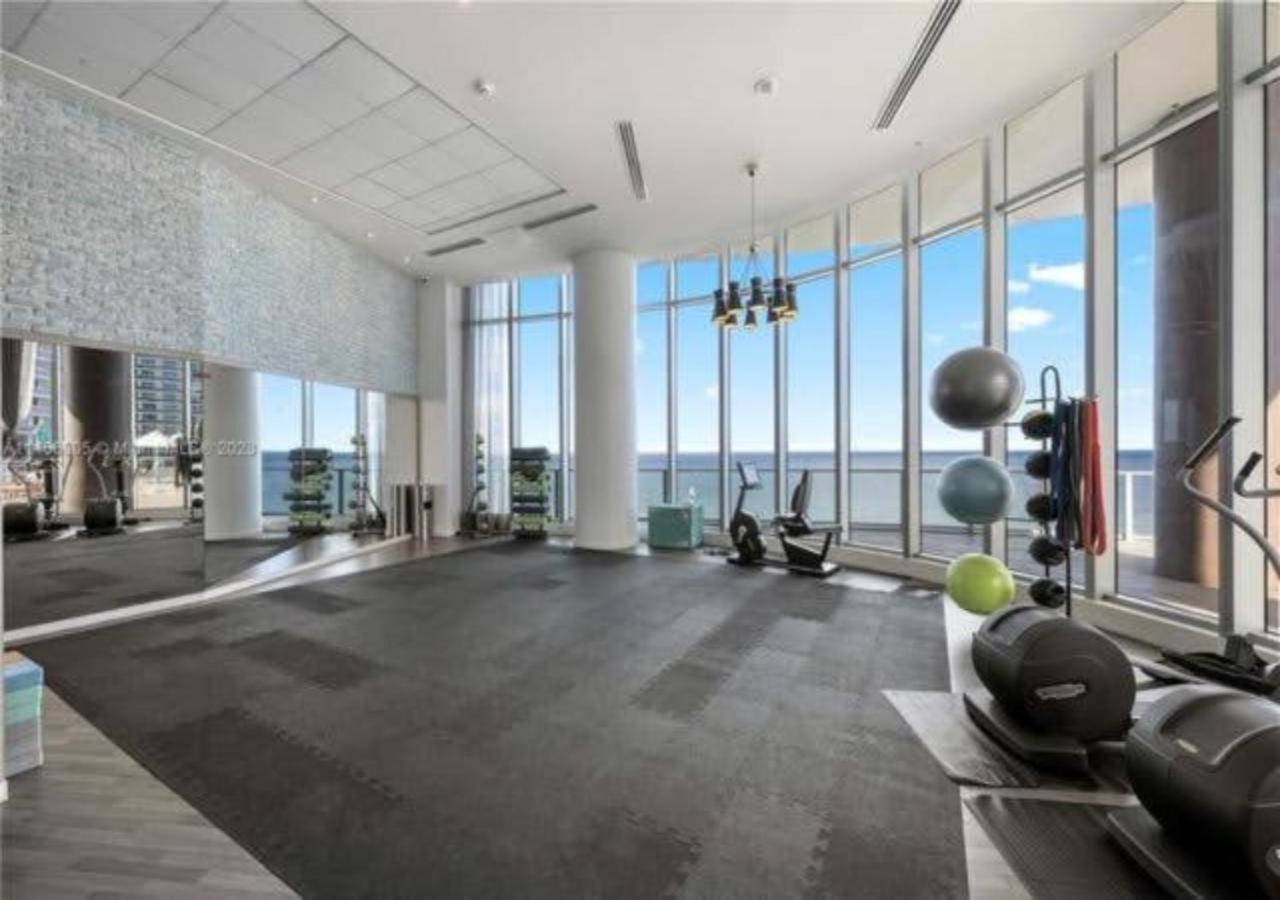 High Floor Corner 2 Bdr At Lyfe Resort Hollywood Esterno foto